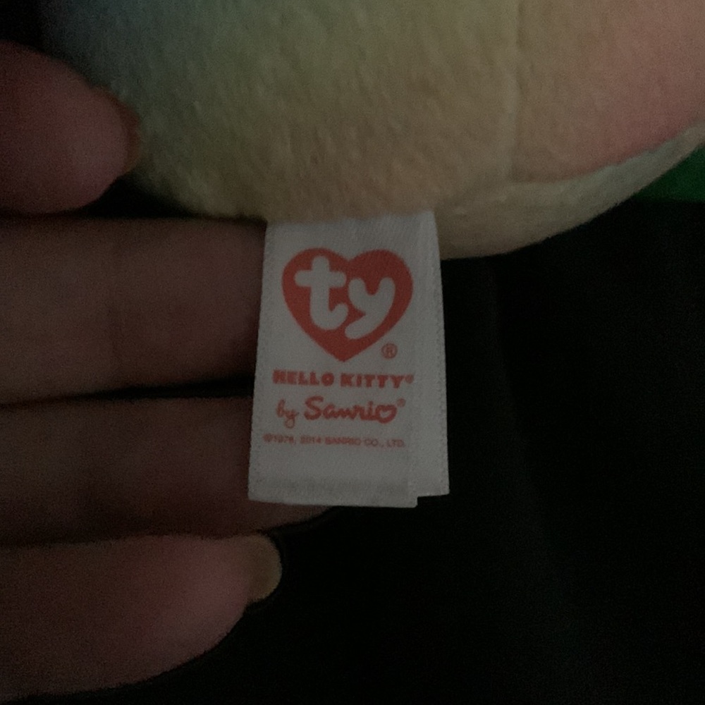 Hello Kitty - Picture 3 of 5